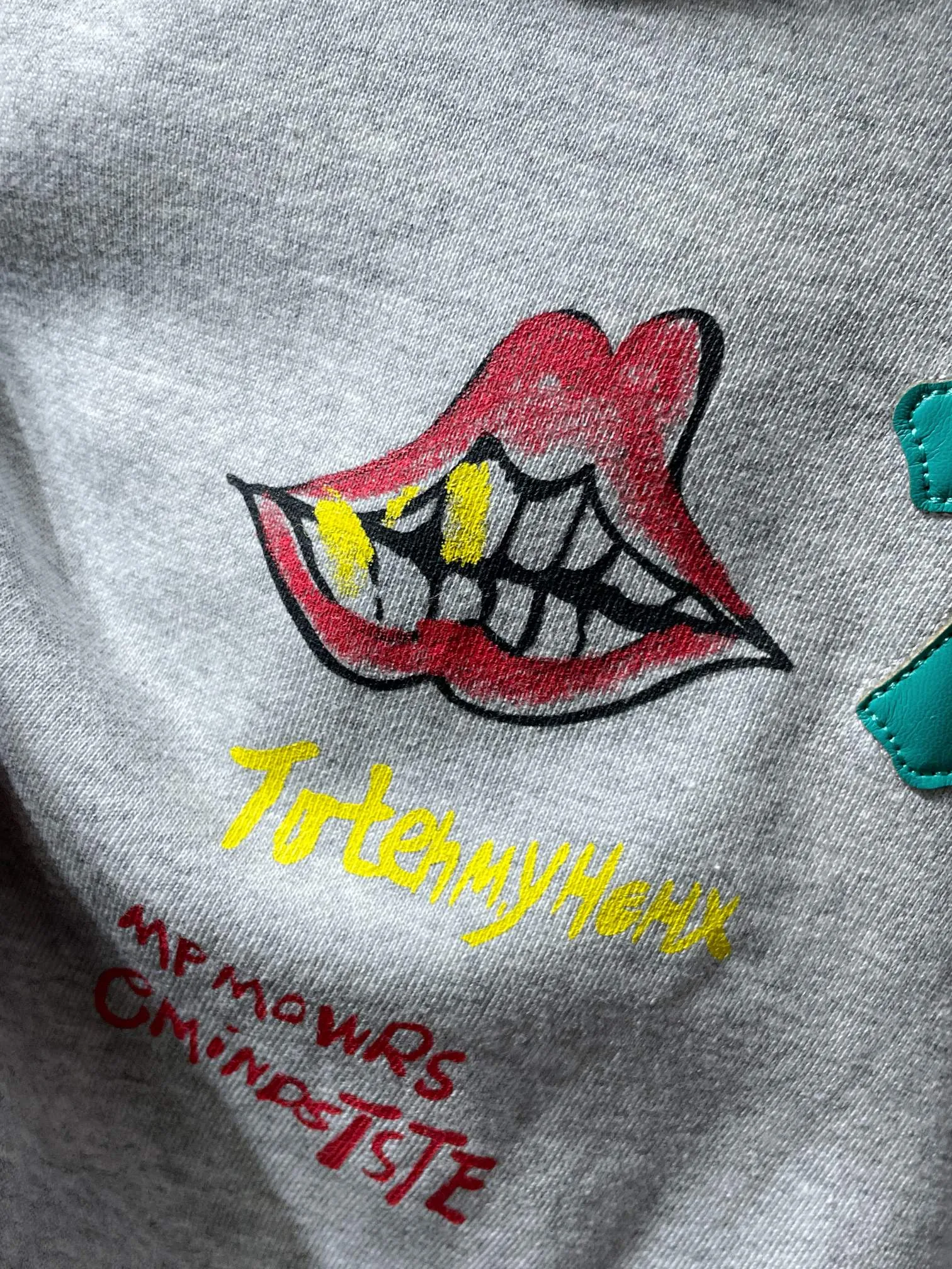 P276 Chrome Hearts Autumn and Winter 2025 Counter Synchronization Colorful cross leather Sanskrit hand-painted graffiti hooded sweatshirt Ins celebrity couple must-have, same style for men and women! The highest version! ! Imported leather! ! A must-have for internet celebrities! Recommended colors: white, black, gray Code numbers: S, M, L, XL